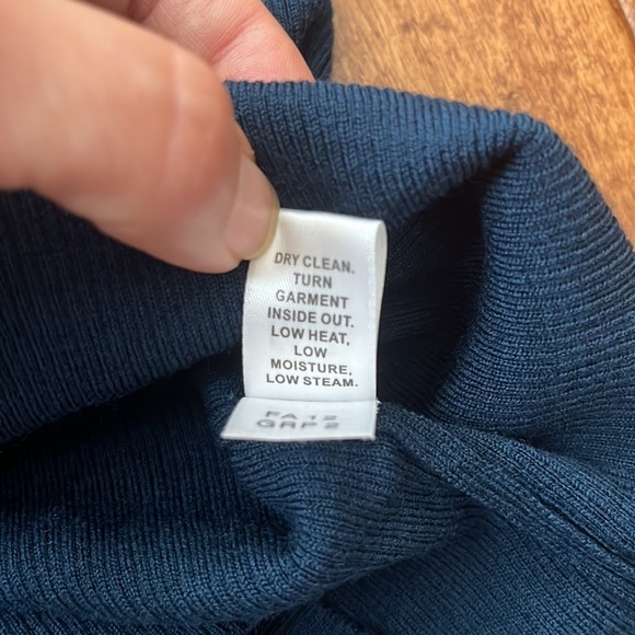 ST John Knit Tank Size M - Picture 9 of 10